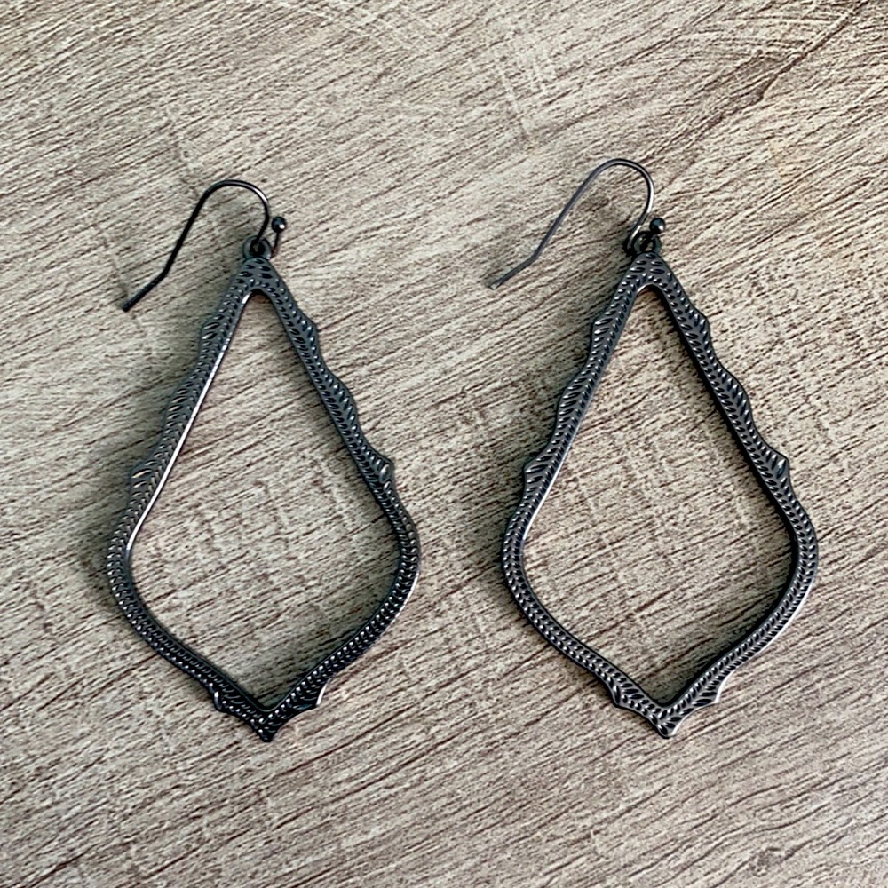 Kendra Scott earring